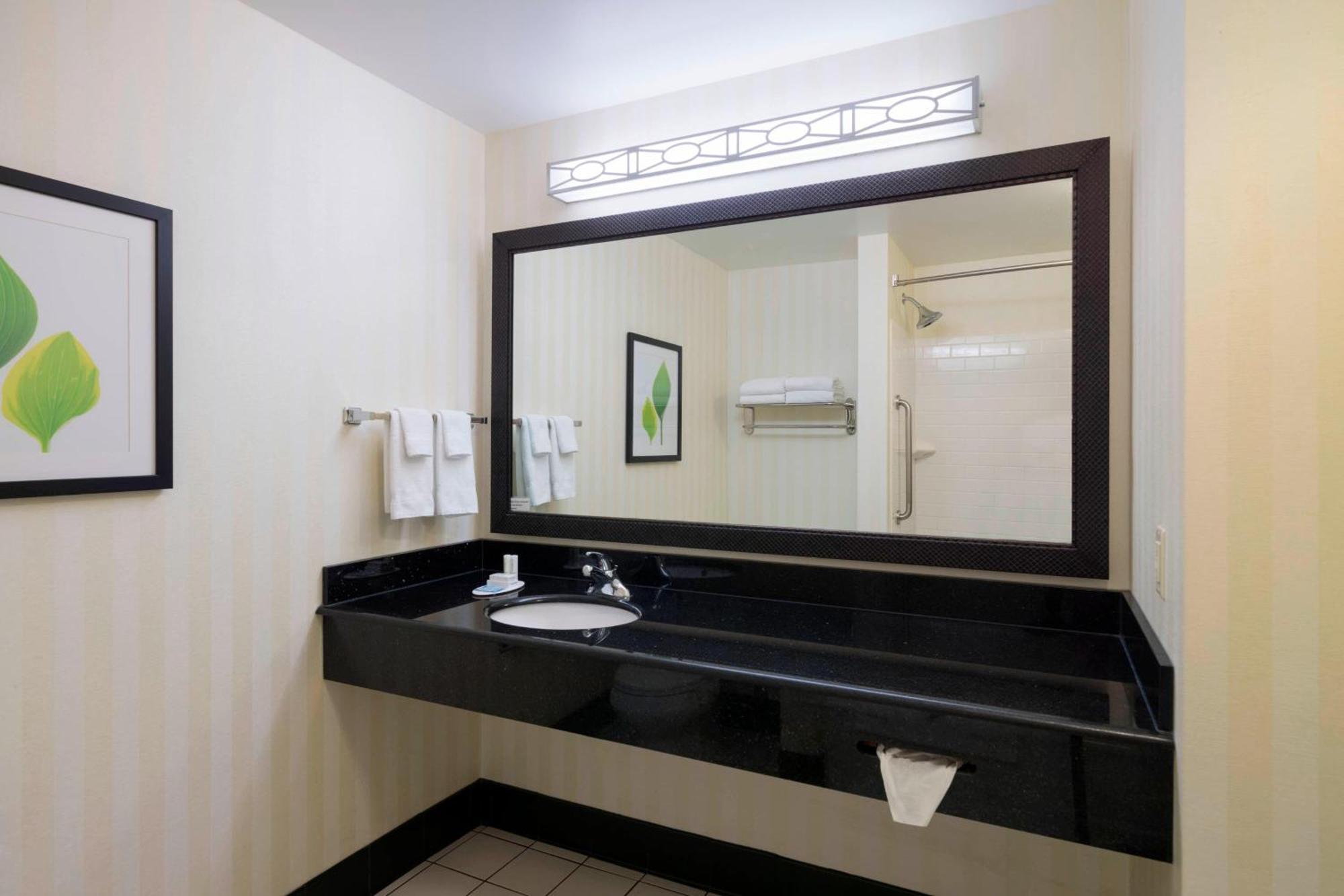 Fairfield Inn & Suites Huntingdon Raystown Lake Exteriör bild